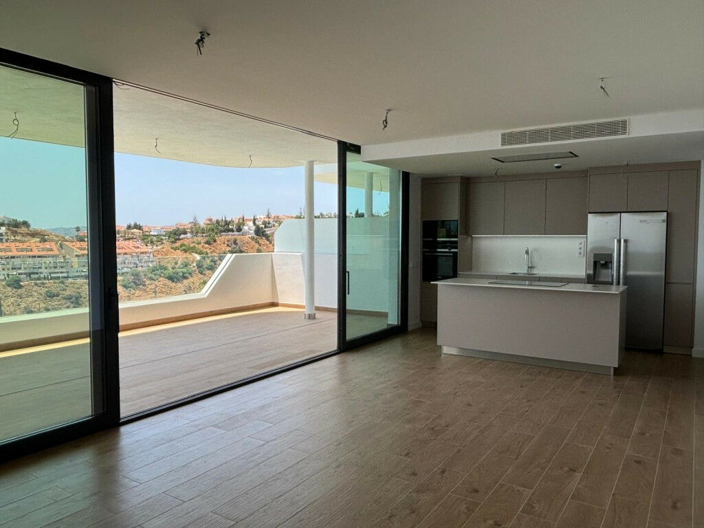 Middle Floor Apartment Fuengirola Málaga - image 16