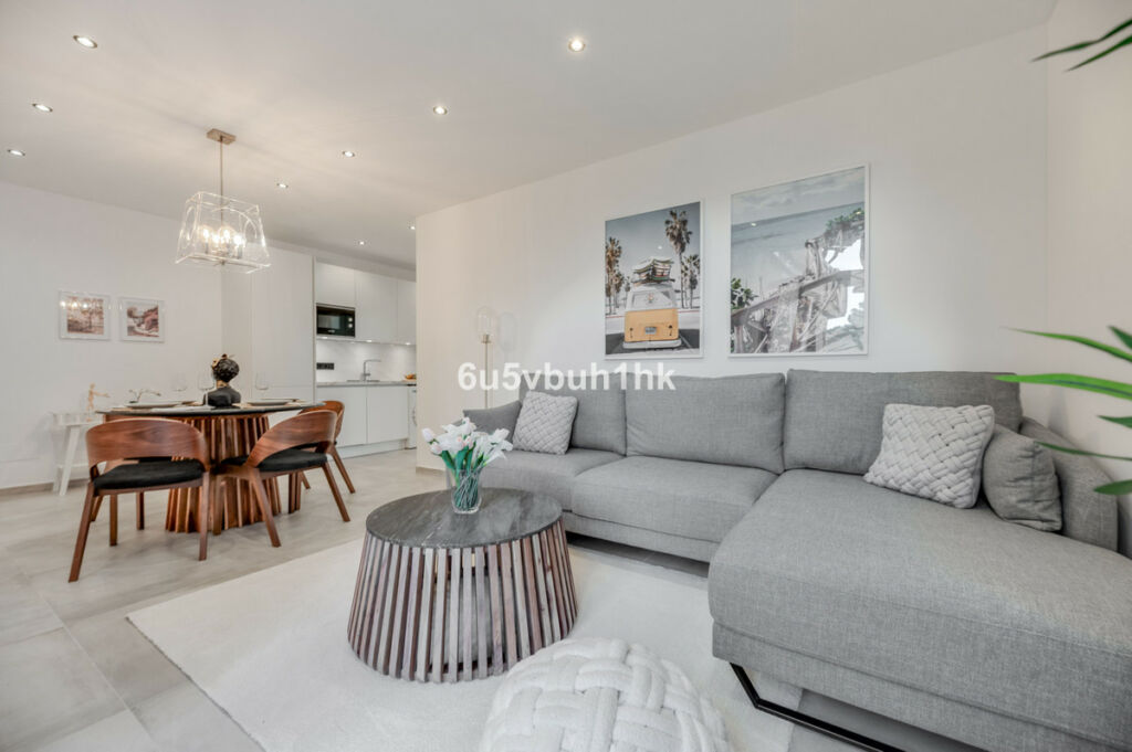 Middle Floor Apartment Estepona Málaga - image 16