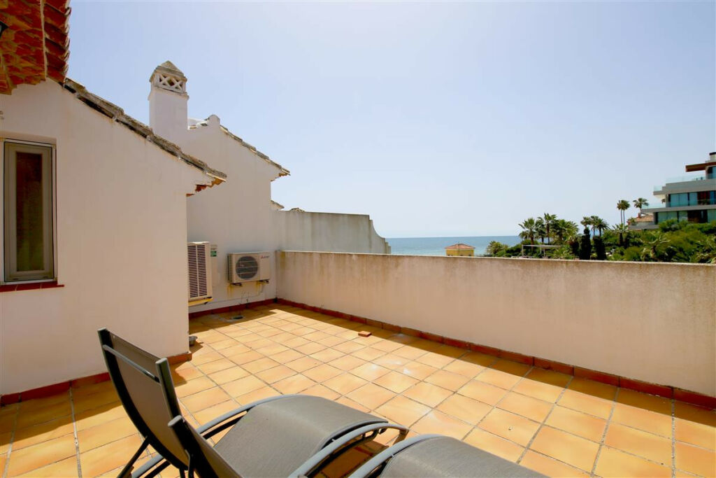 Semi-Detached House Estepona Málaga - image 16