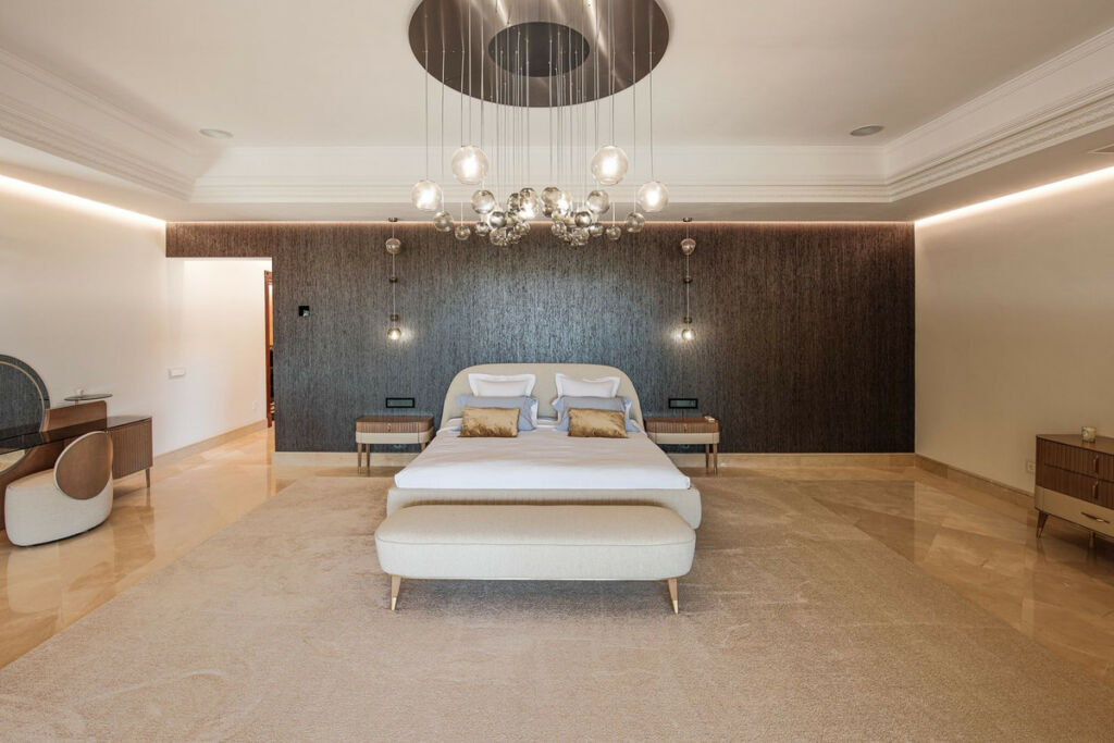 Detached Villa Marbella Málaga - image 18
