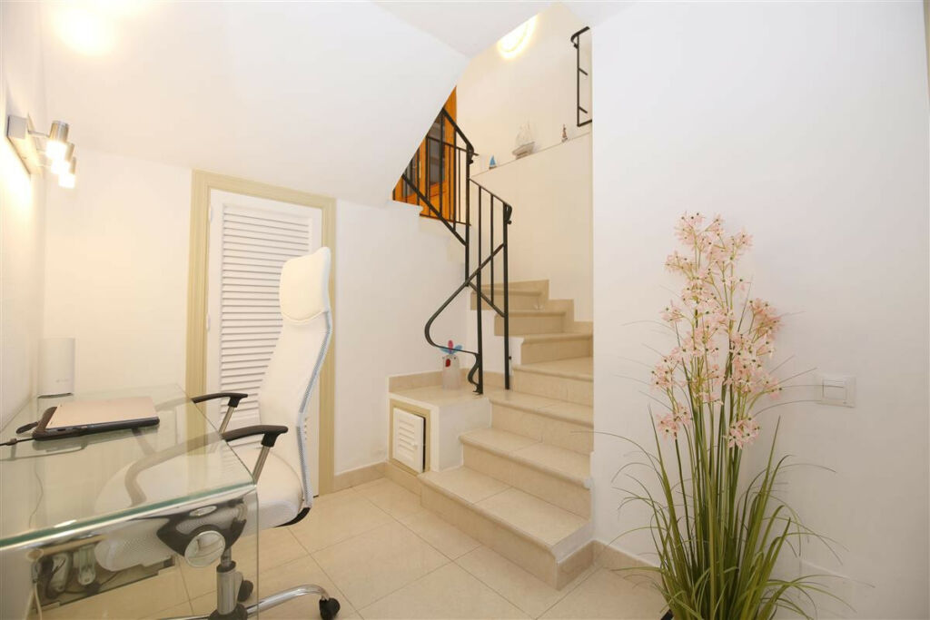 Detached Villa Estepona Málaga - image 16