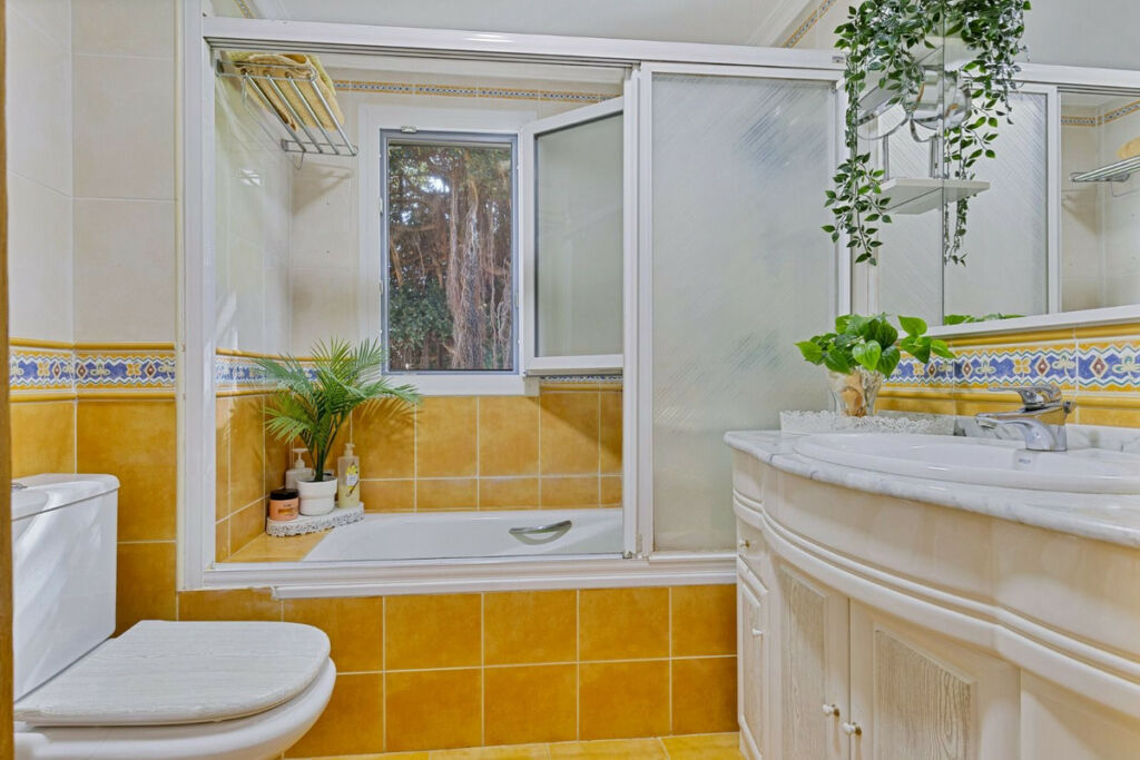 Semi-Detached House Fuengirola Málaga - image 16