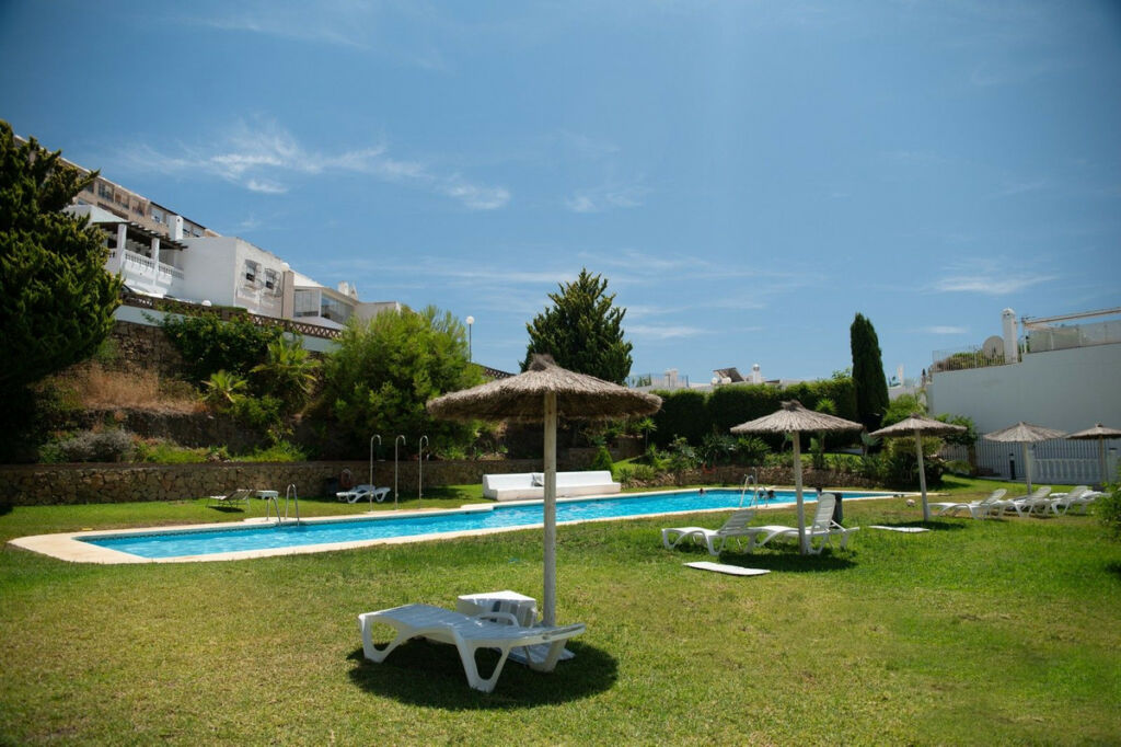 Townhouse Torrequebrada Málaga - image 16