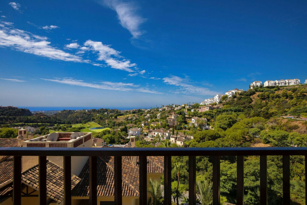 Penthouse Benahavís Málaga - image 2