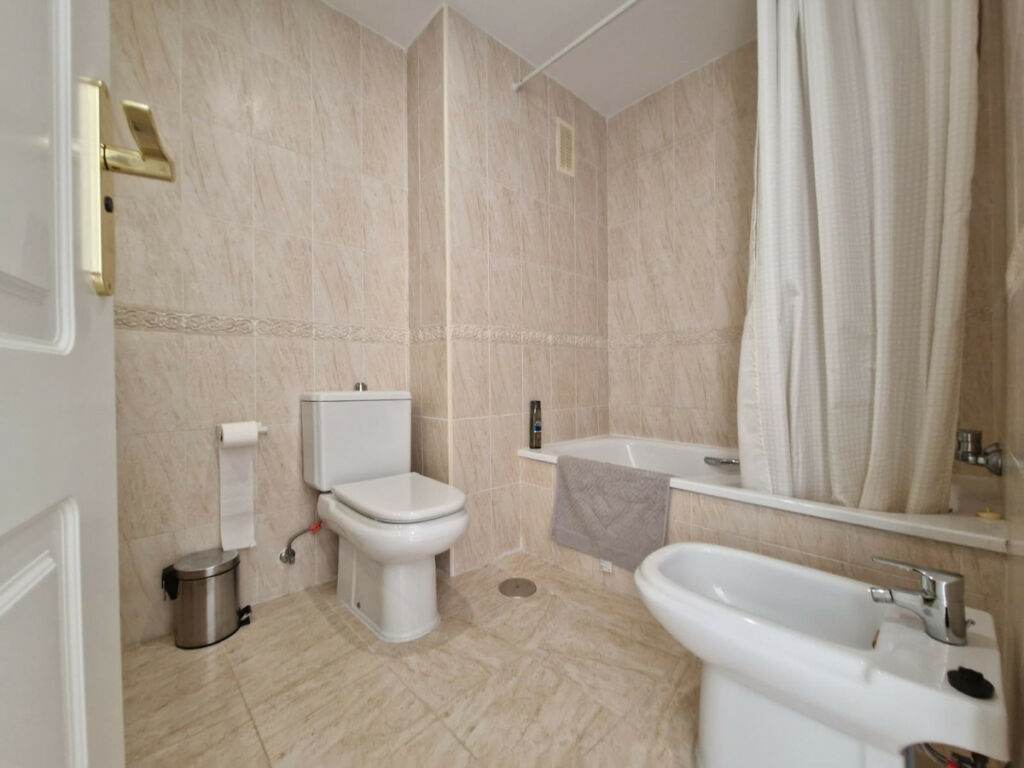 Middle Floor Apartment Calahonda Málaga - image 19
