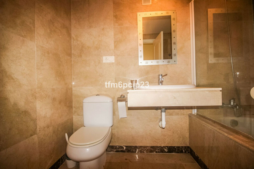 Middle Floor Apartment La Duquesa Málaga - image 16