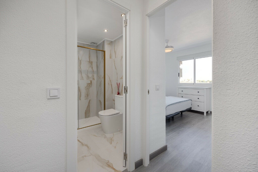 Middle Floor Apartment Punta Prima Alicante - image 16