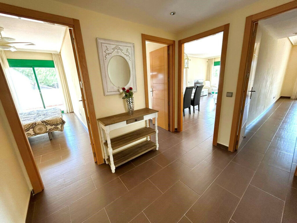Middle Floor Apartment Selwo Málaga - image 16