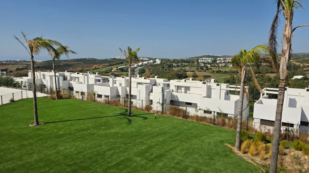 Middle Floor Apartment Estepona Málaga