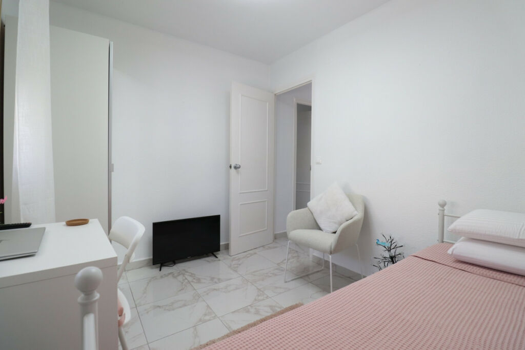 Detached Villa La Florida Alicante - image 17