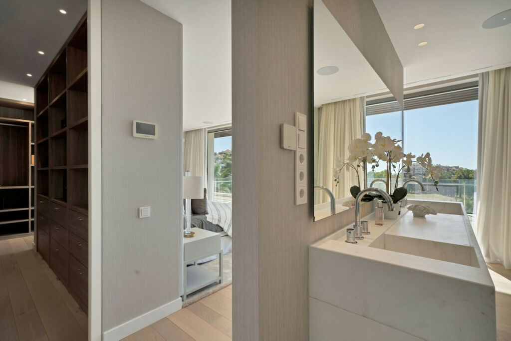 Detached Villa Benahavís Málaga - image 16