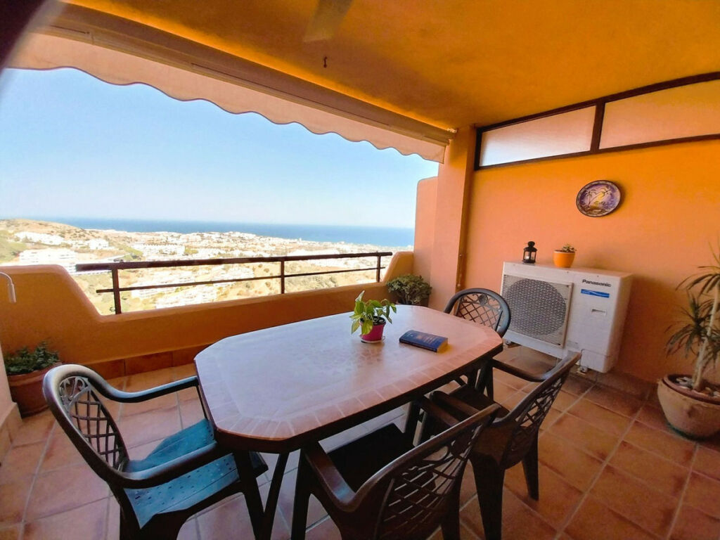 Middle Floor Apartment Calahonda Málaga - image 17