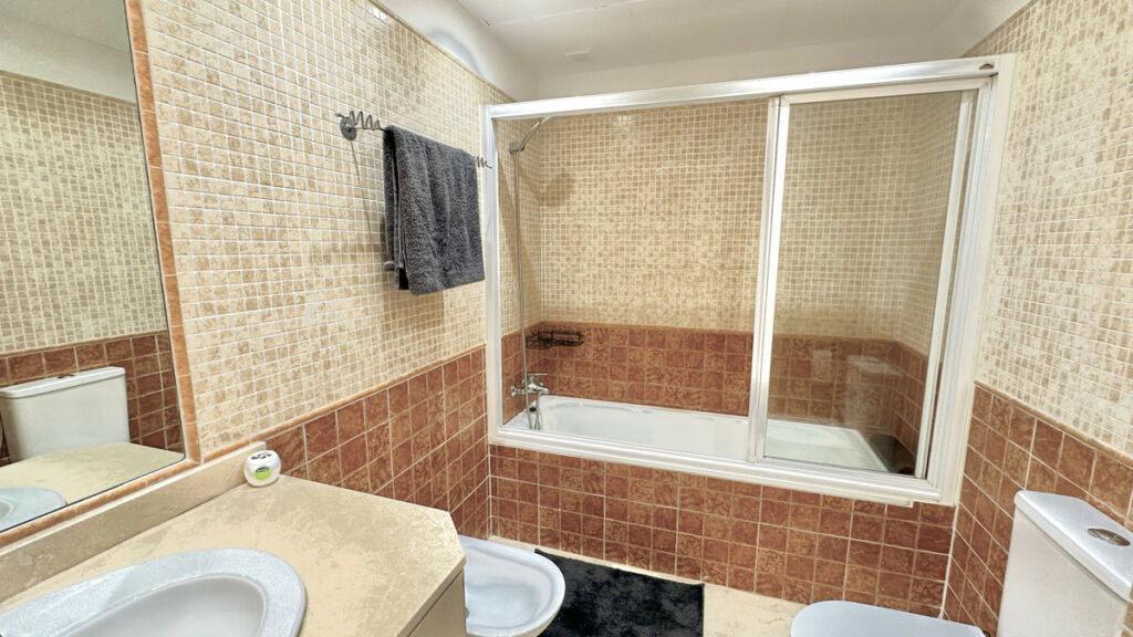 Middle Floor Apartment La Duquesa Málaga - image 16