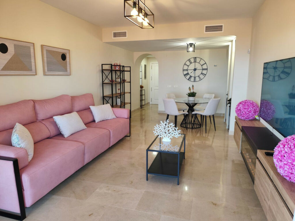 Middle Floor Apartment La Duquesa Málaga - image 9