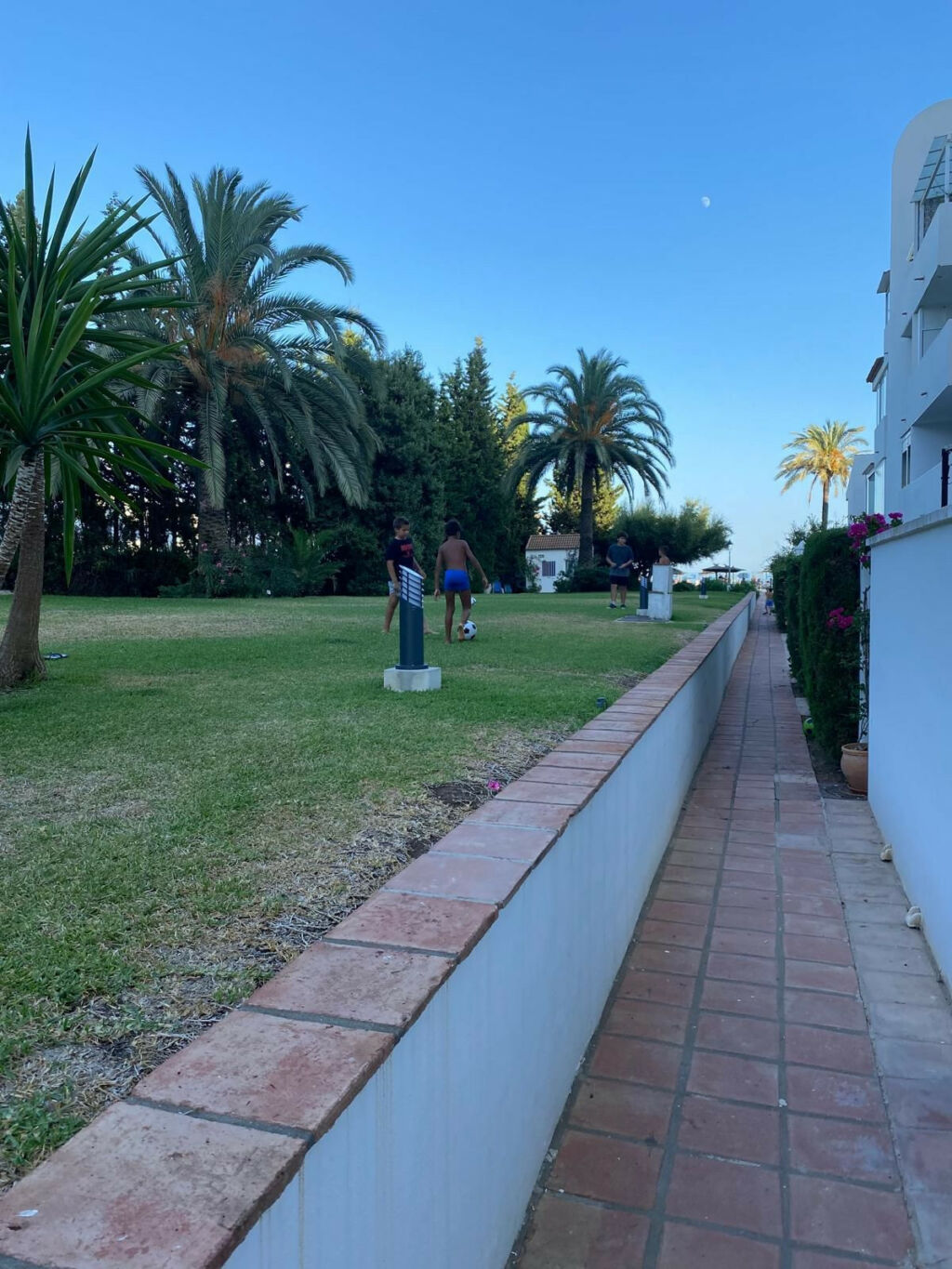 Middle Floor Apartment Estepona Málaga - image 16