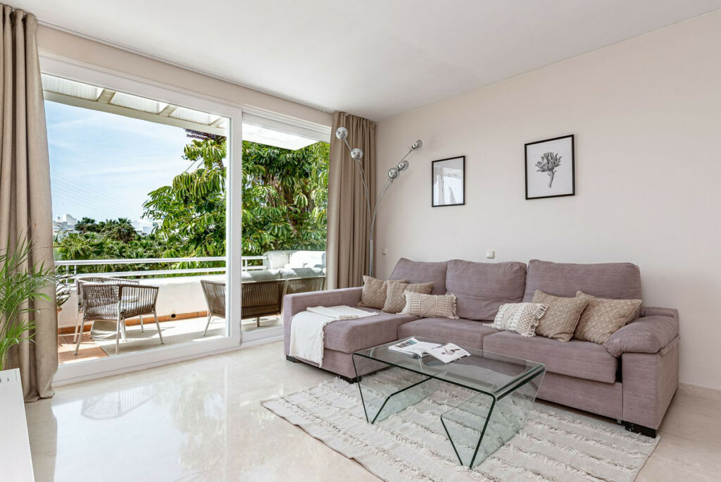Middle Floor Apartment Casares Málaga - image 16