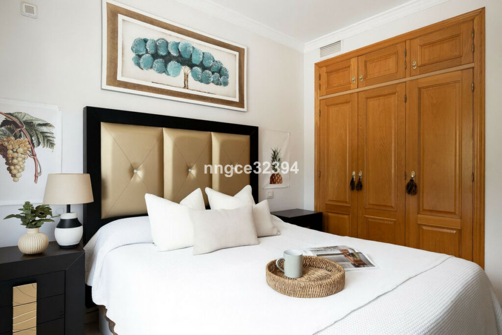 Townhouse Nagüeles Málaga - image 18