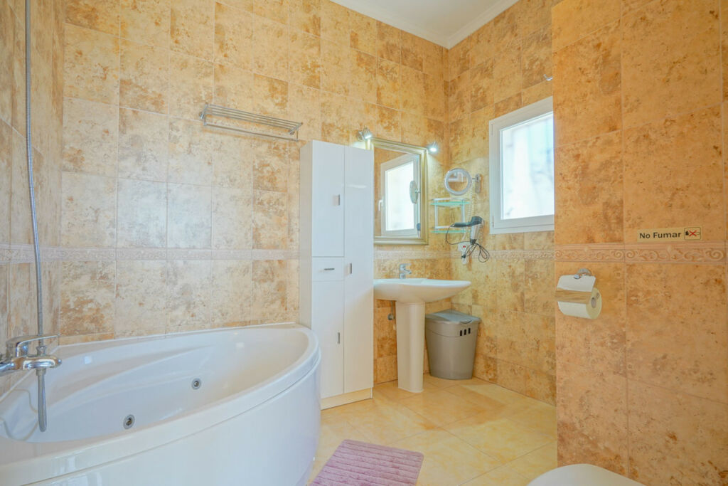 Detached Villa Benitachell Alicante - image 16