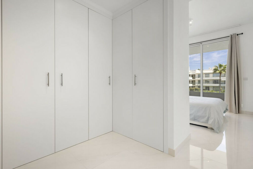 Middle Floor Apartment New Golden Mile Málaga - image 16