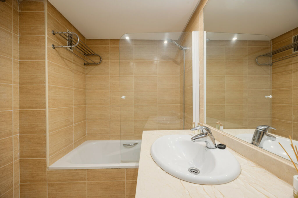 Middle Floor Apartment Nueva Andalucía Málaga - image 15