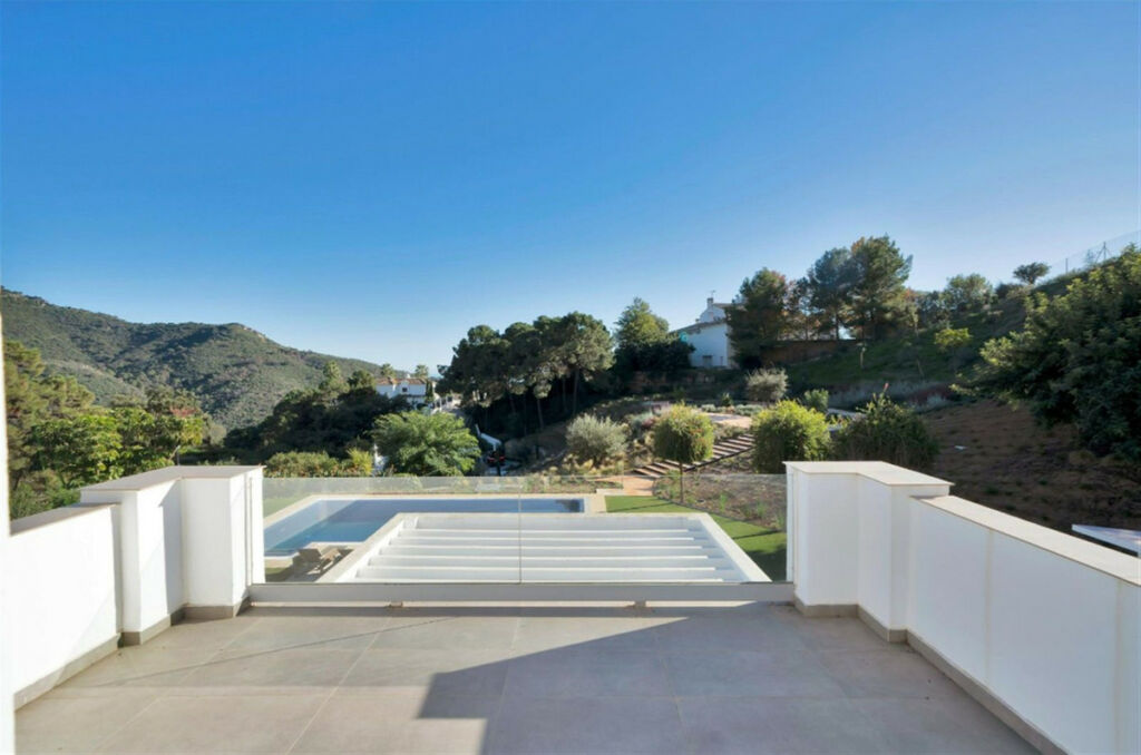 Detached Villa Benahavís Málaga - image 19
