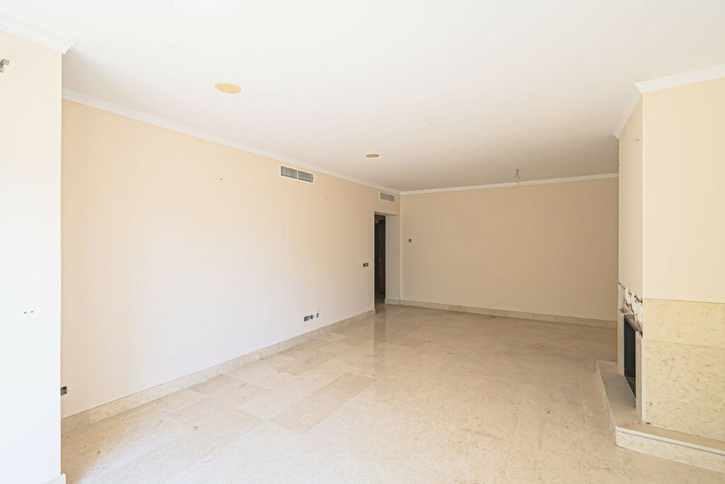 Ground Floor Apartment Benahavís Málaga - image 16