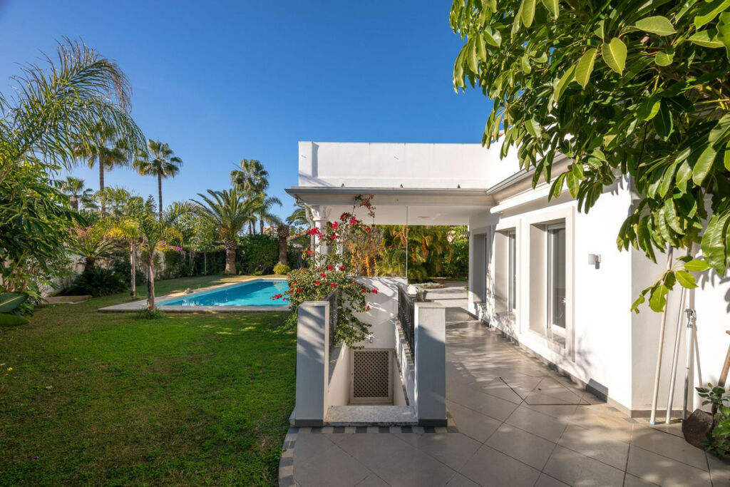 Detached Villa Marbesa Málaga - image 16