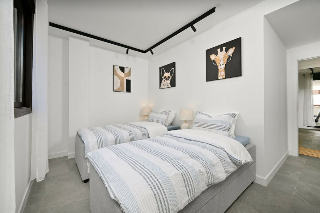 Middle Floor Apartment Estepona Málaga - image 16