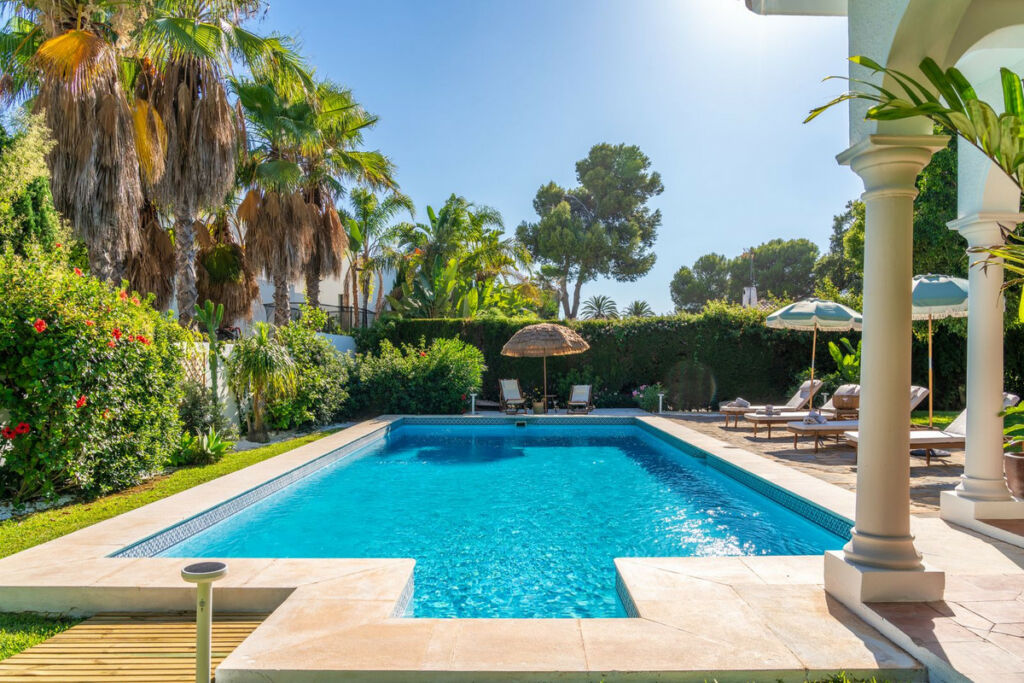 Detached Villa New Golden Mile Málaga - image 16