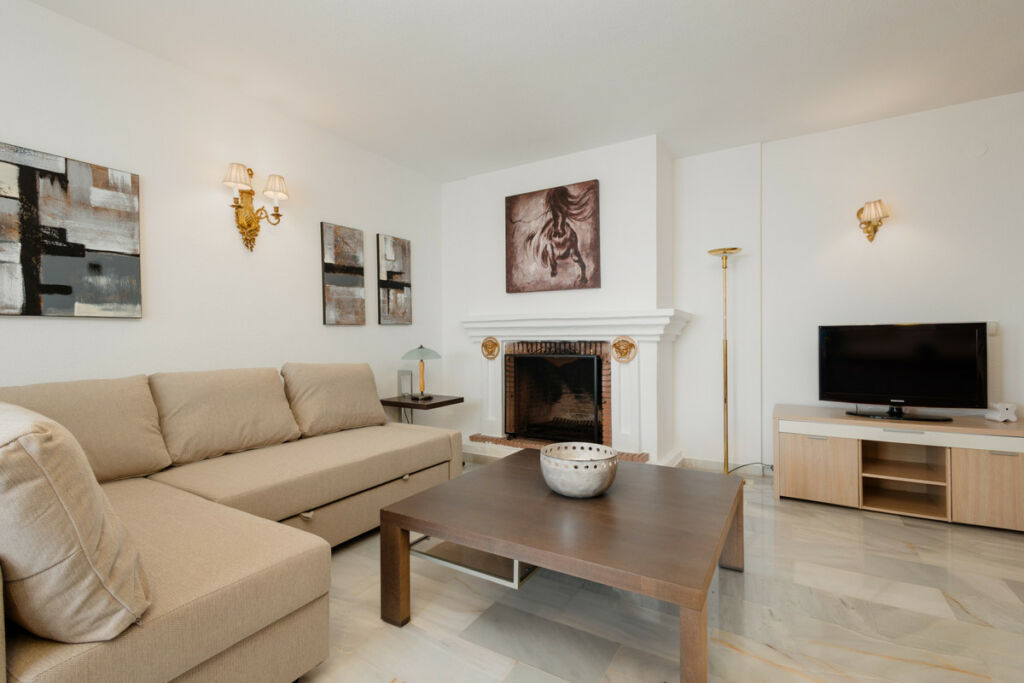Middle Floor Apartment Puerto Banús Málaga - image 16