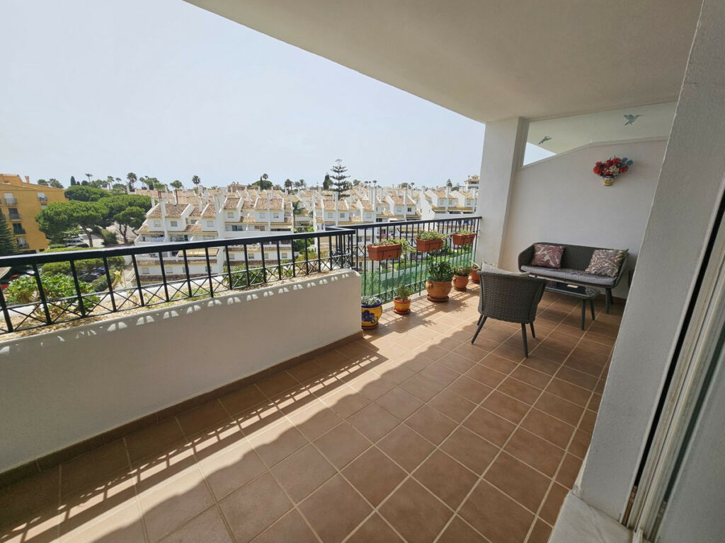 Middle Floor Apartment Calahonda Málaga - image 16