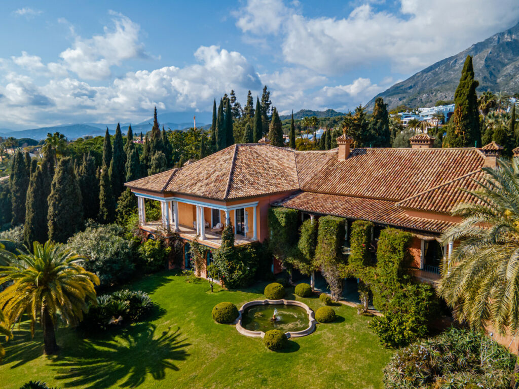 Detached Villa The Golden Mile Málaga - image 16