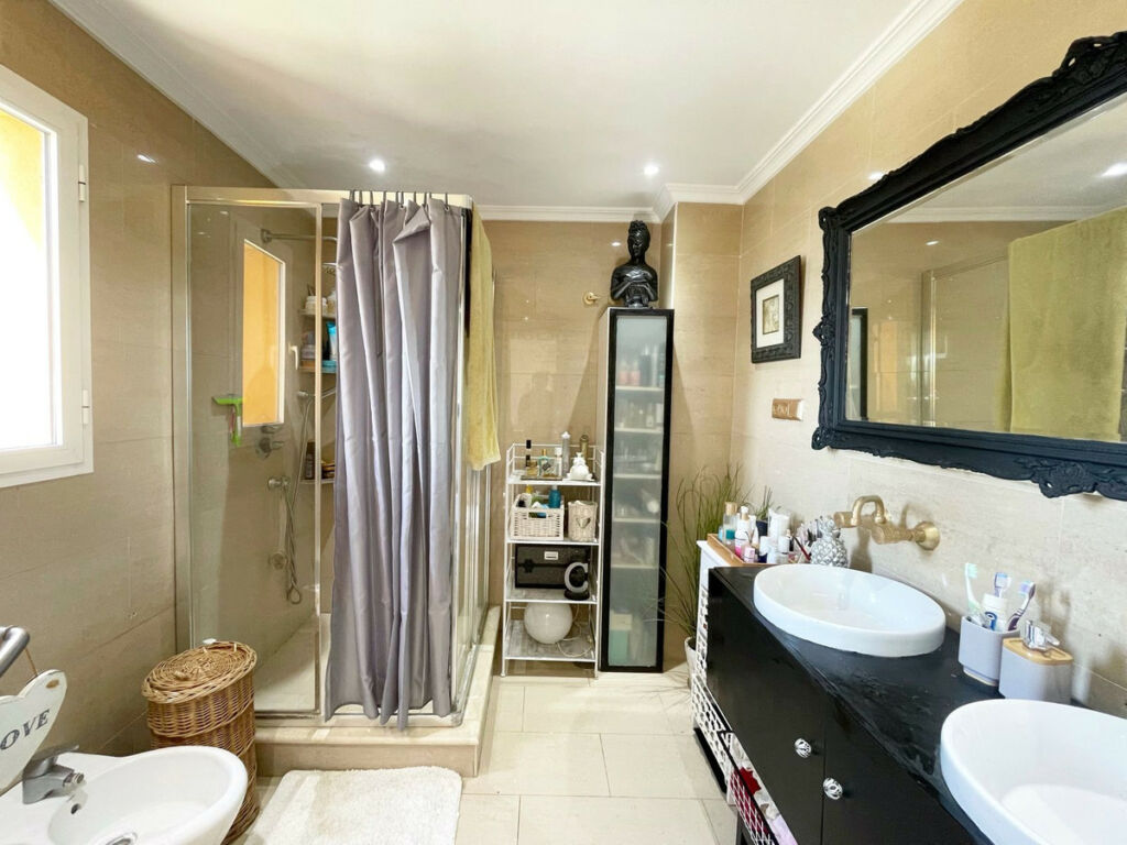 Semi-Detached House Higueron Málaga - image 16