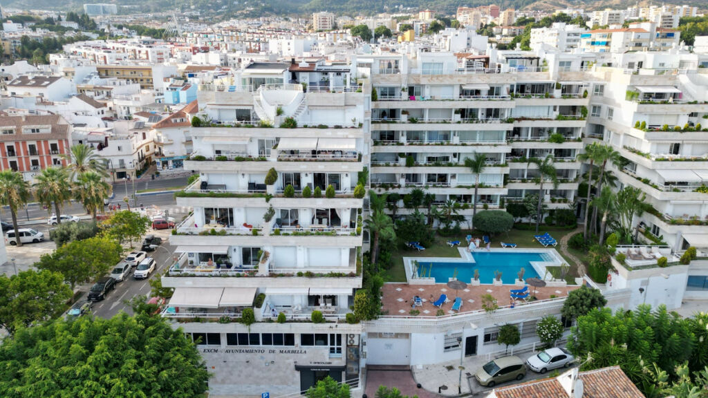 Middle Floor Apartment Marbella Málaga - image 16