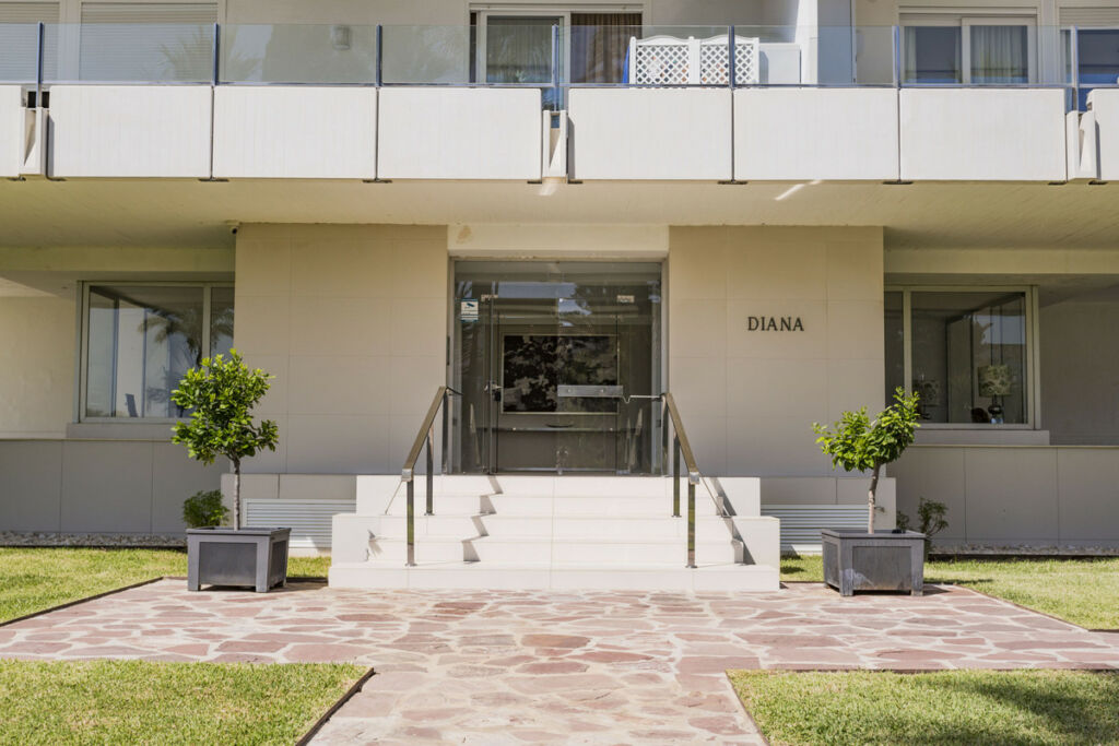 Middle Floor Apartment Río Real Málaga - image 16