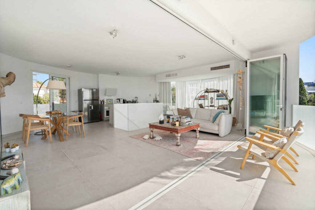 Detached Villa Marbesa Málaga - image 16