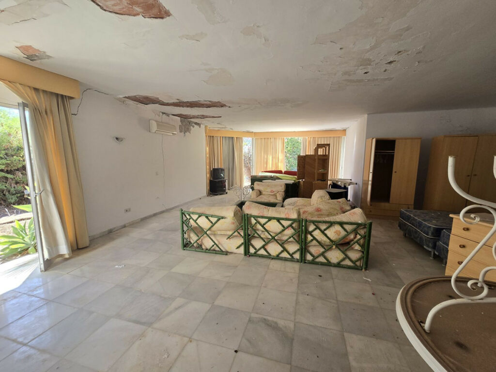 Detached Villa Marbella Málaga - image 16