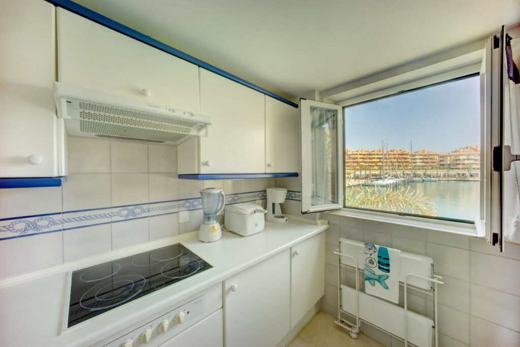 Middle Floor Apartment Sotogrande Marina Cádiz - image 16