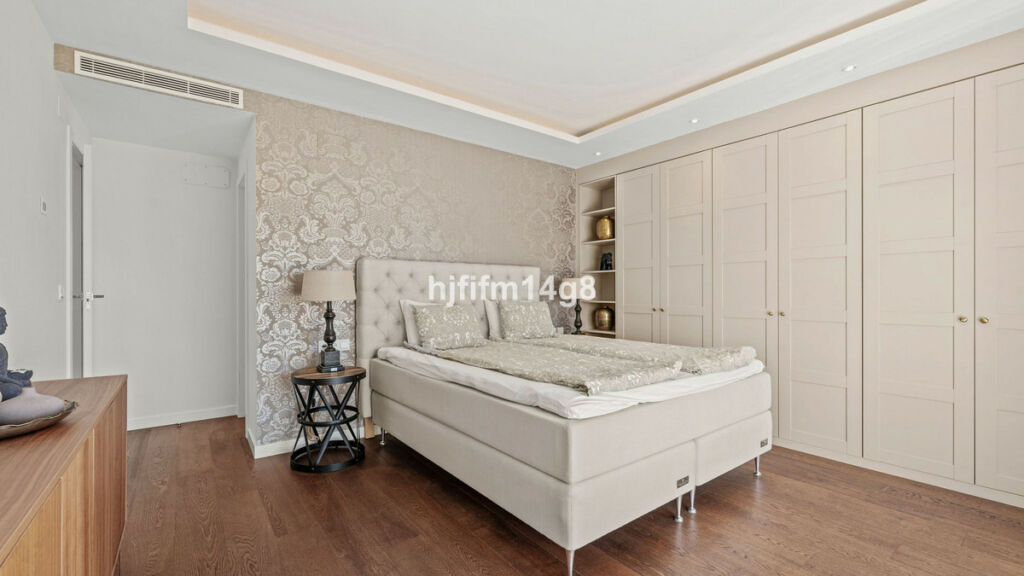 Detached Villa San Pedro de Alcántara Málaga - image 16