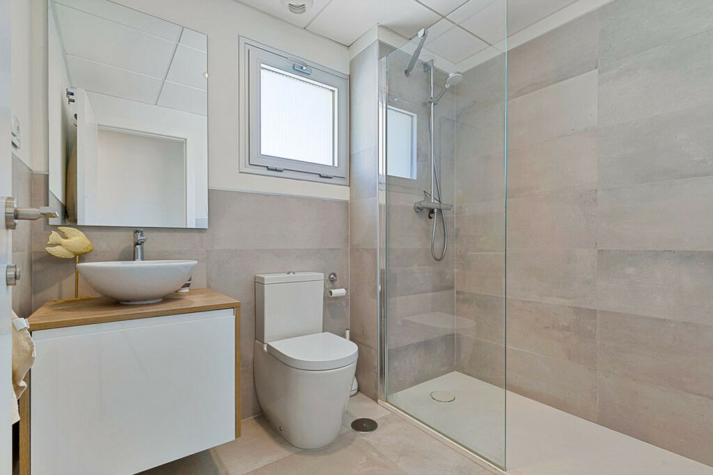 Middle Floor Apartment Fuengirola Málaga - image 16