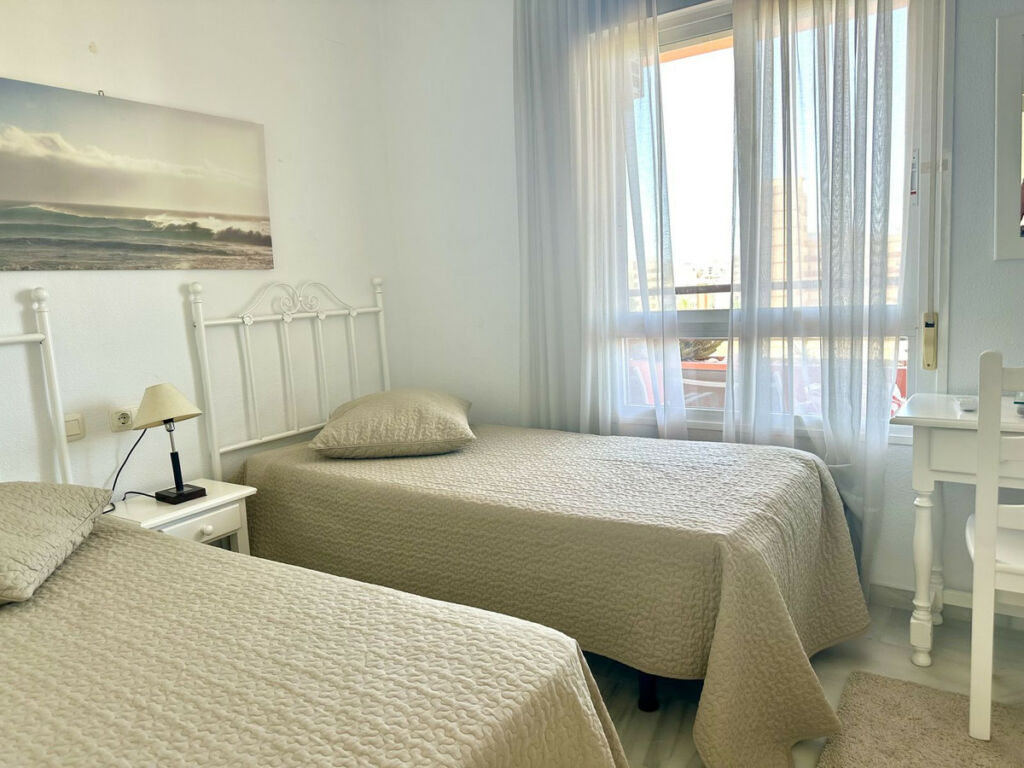 Middle Floor Apartment Los Boliches Málaga - image 16