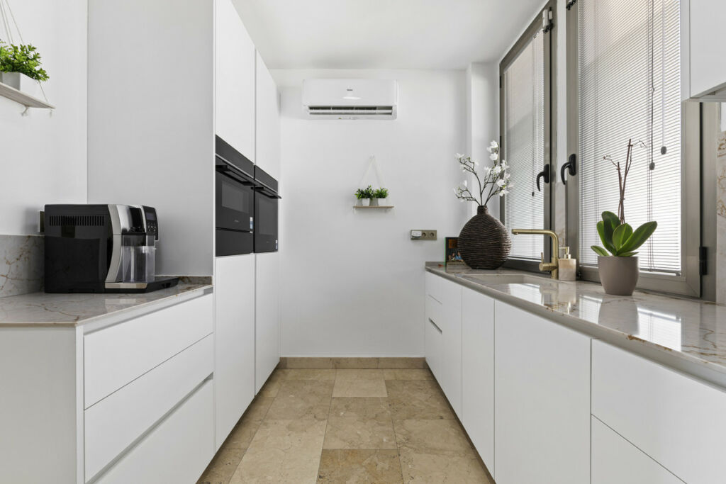 Townhouse Benahavís Málaga - image 18