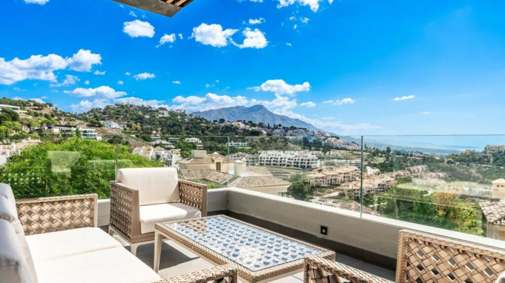Detached Villa Los Arqueros Málaga - image 16
