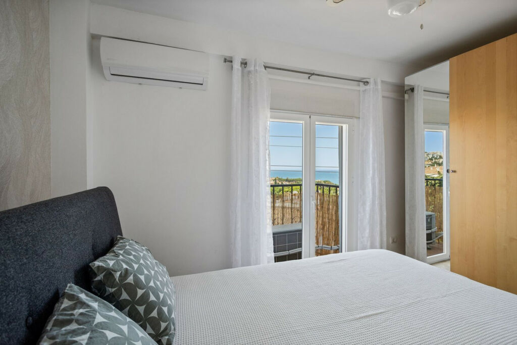 Middle Floor Apartment Calahonda Málaga - image 15