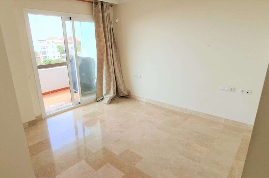 Middle Floor Apartment Calahonda Málaga - image 16