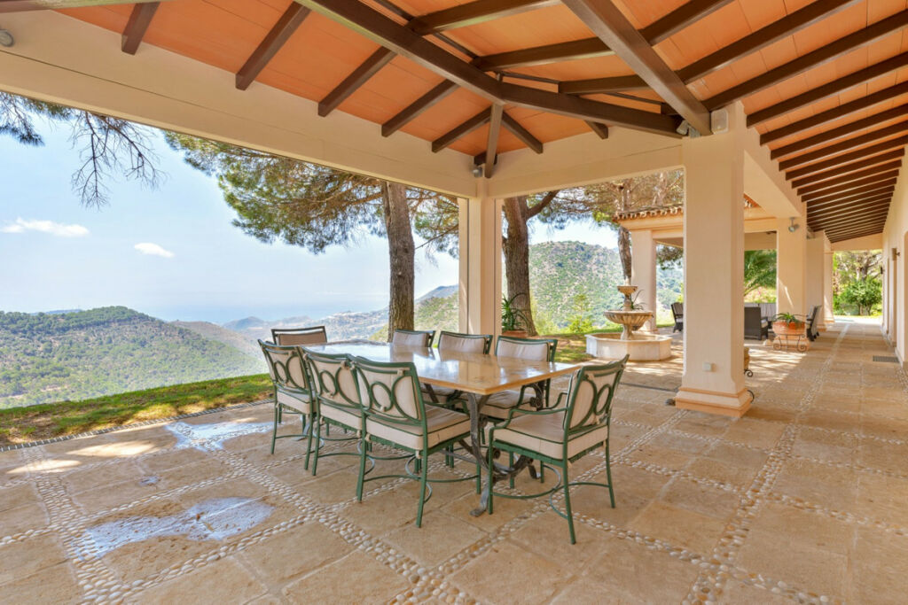 Detached Villa Ojén Málaga - image 4