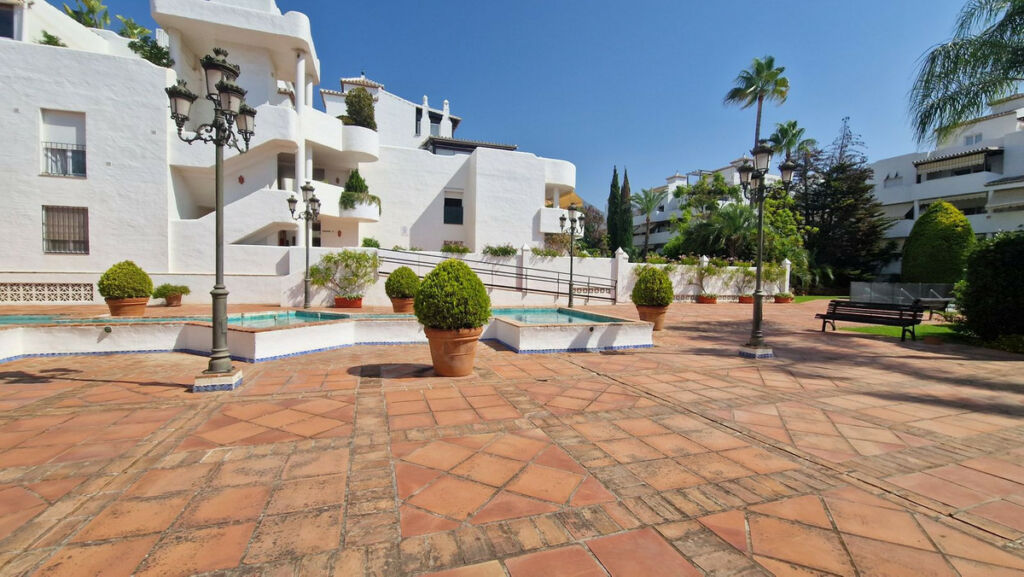 Ground Floor Apartment Nagüeles Málaga - image 16