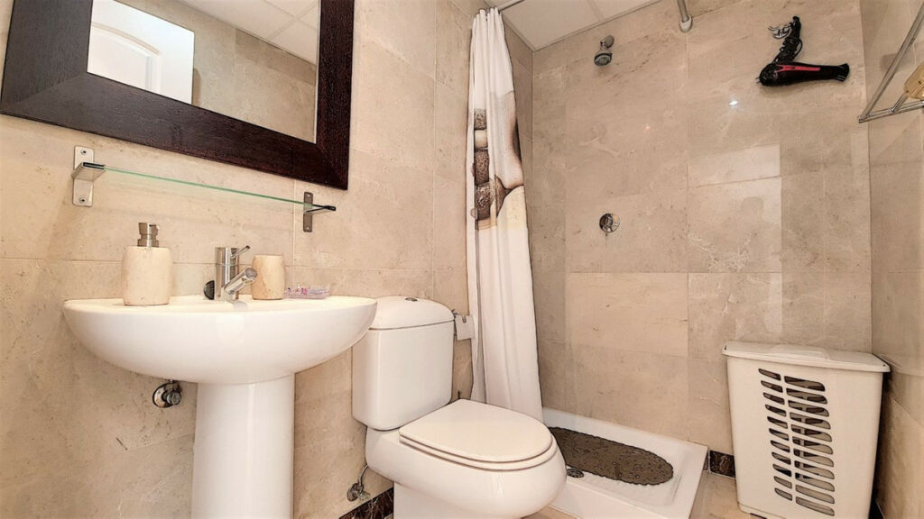 Penthouse Manilva Málaga - image 17