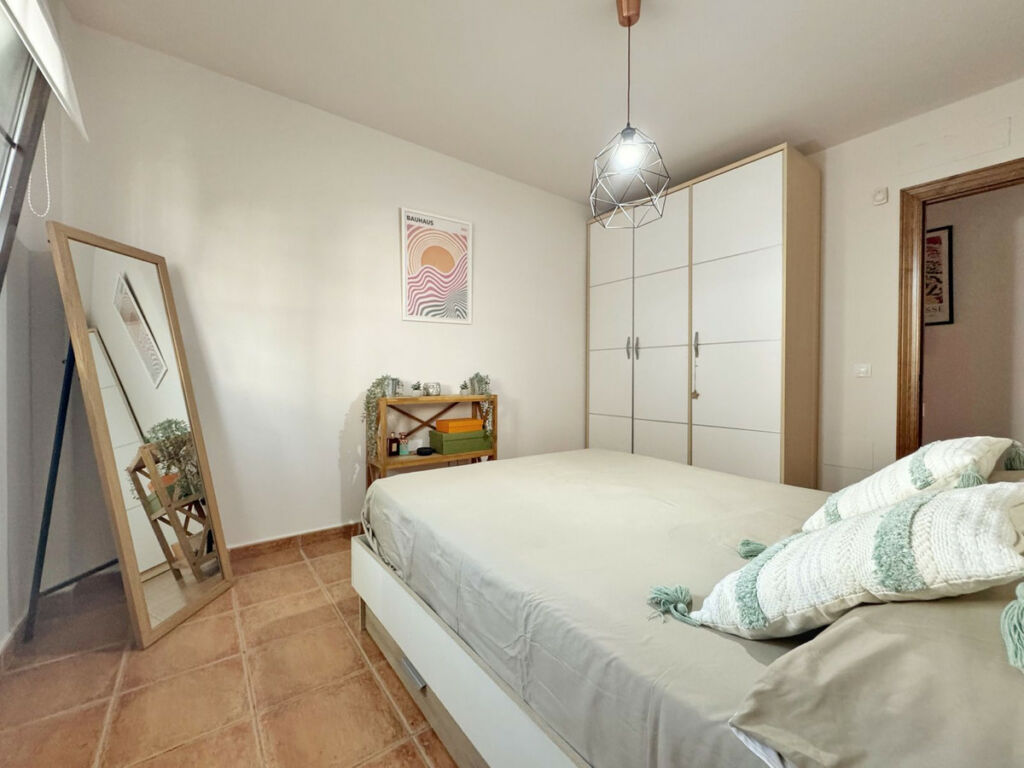 Detached Villa Sierrezuela Málaga - image 17