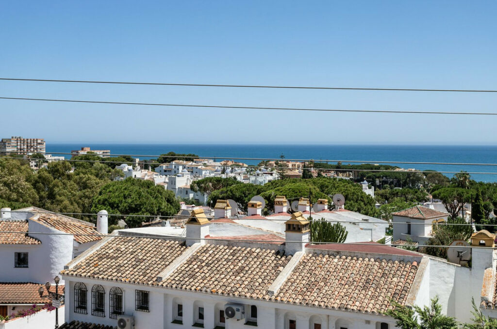 Middle Floor Apartment Calahonda Málaga - image 16